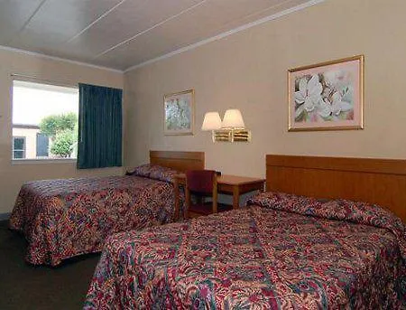 Econo Lodge Airport